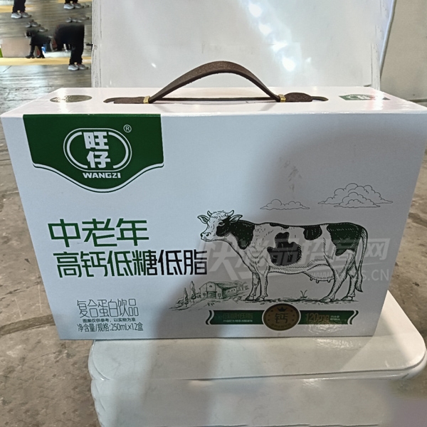 ����������߸Ƶ��ǵ�֬���ϵ�����Ʒ250ml��12