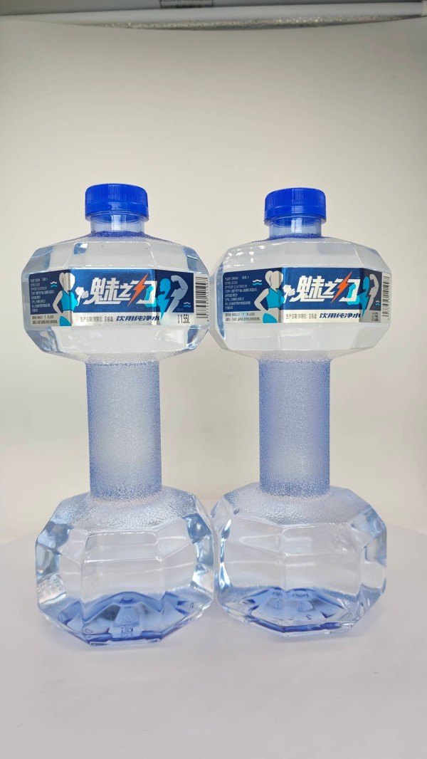 魅之力饮用纯净水哑铃矿泉水1.55L 魅之力饮用纯净水哑铃矿泉水1.55L